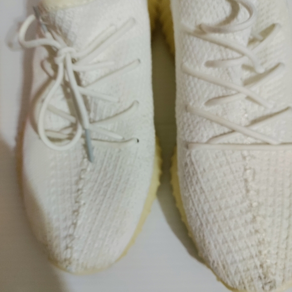 adidas Yeezy Boost 350 V2 Cream White Triple White - Picture 7 of 17